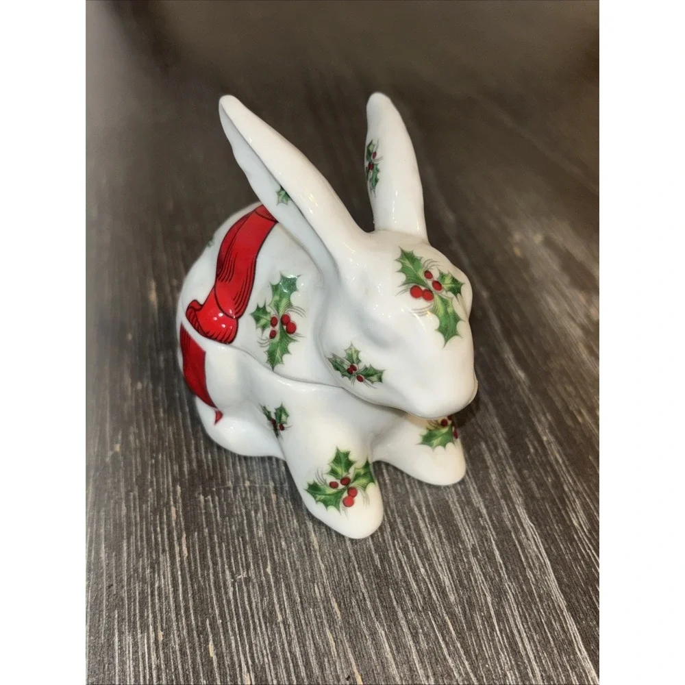MANN Bone China Christmas Rabbit‎ Bunny Trinket Box GUC